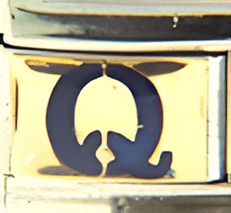 Blue Q on Gold