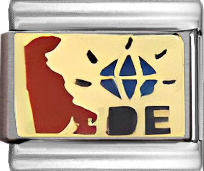 Red Delaware Outline with DE on Gold